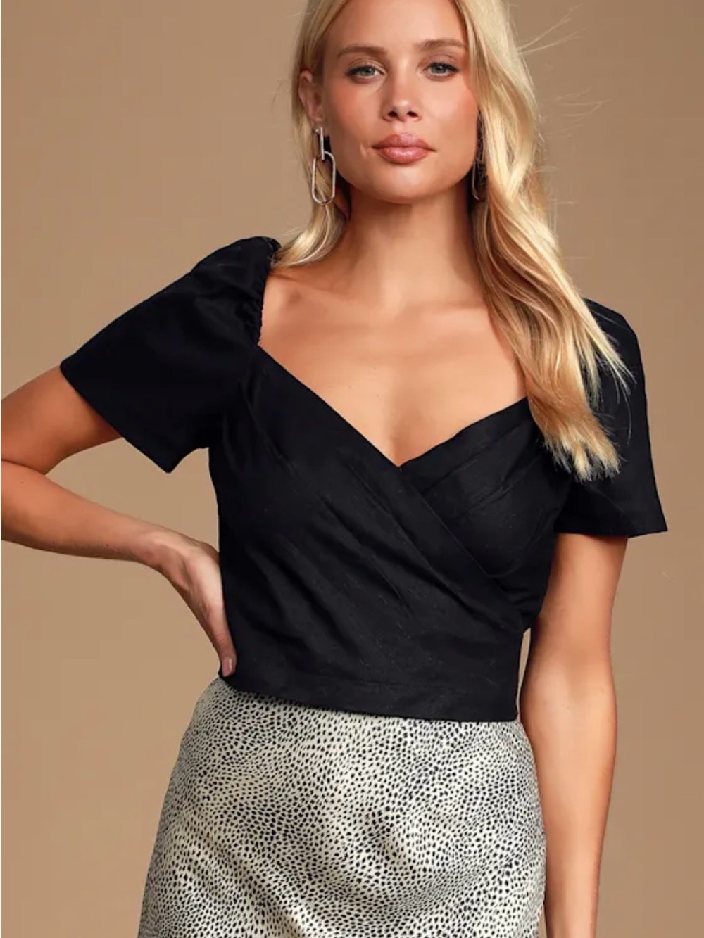 Lulu's Black Sweetheart Wrap Puff Sleeve Crop Top sz m